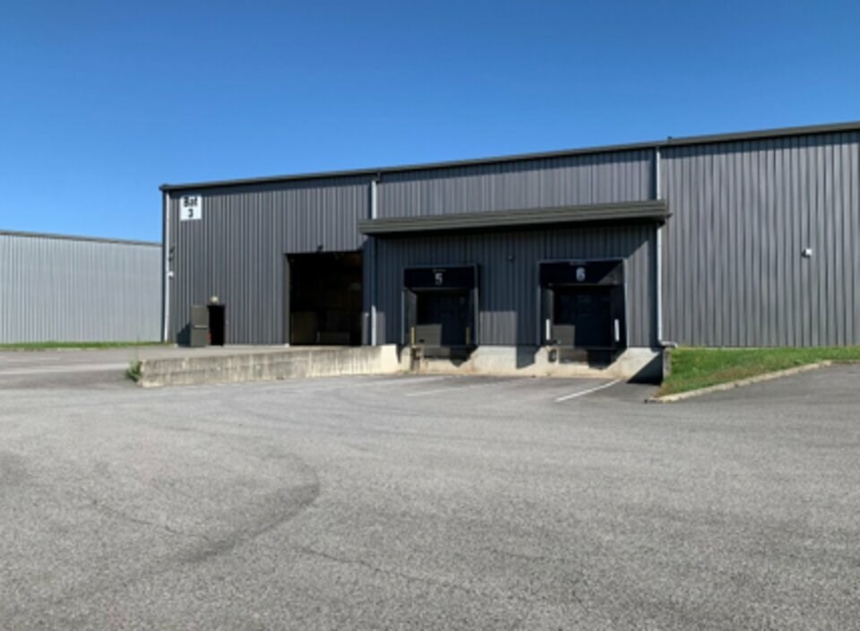 A louer - deux bâtiments à usage d'entrepôt au cur de la zone industrielle de Rumilly 