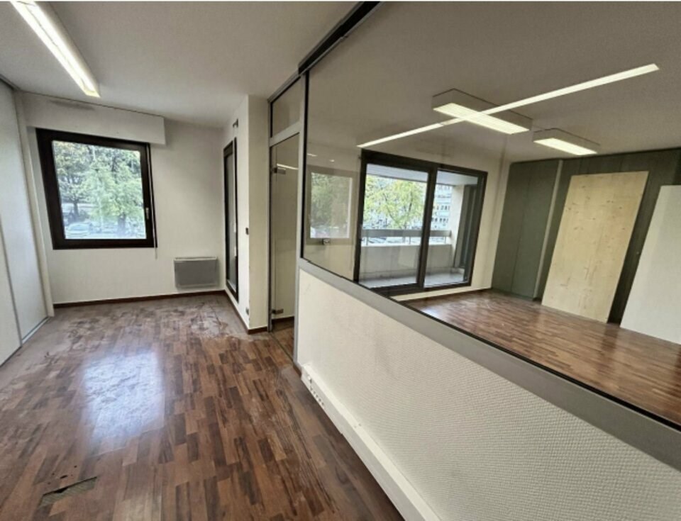 A louer - bureaux en centre ville d'Annecy à proximité immédiate du Palais de Justice et des Haras