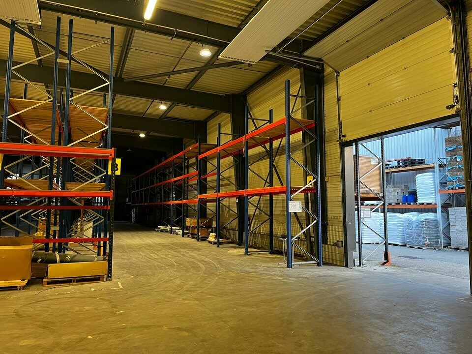 A louer - Entrepôt 2003 m² St Baldoph