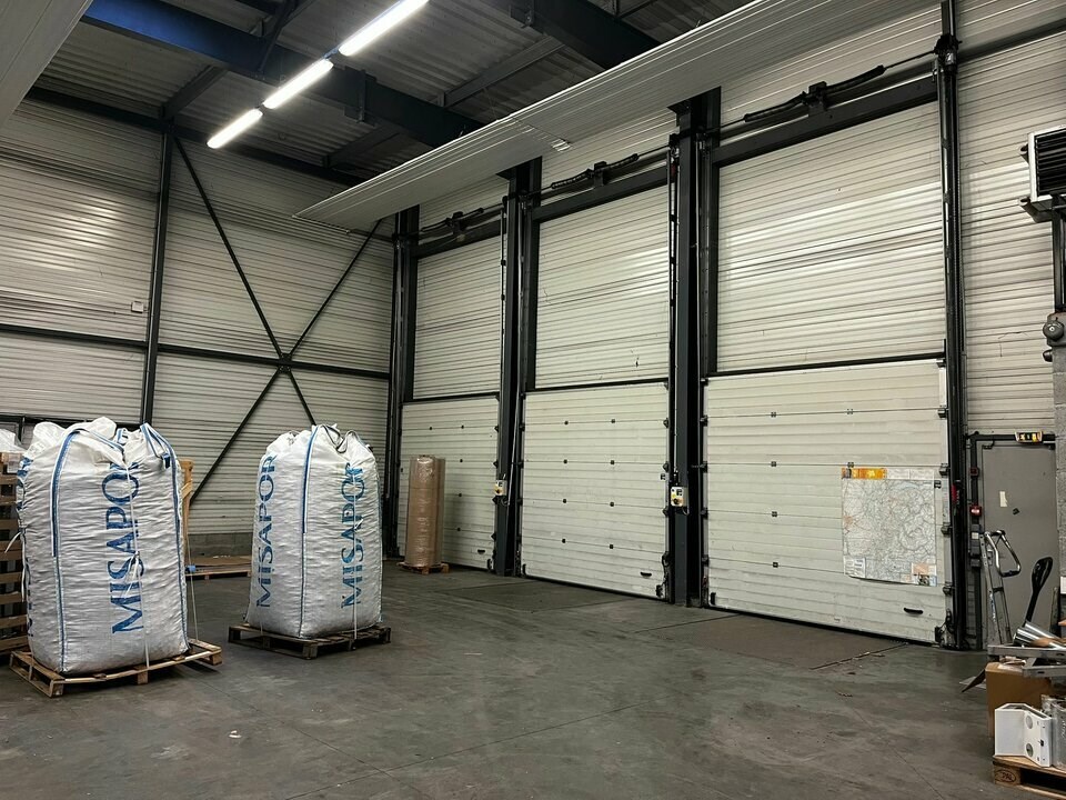 A louer - Entrepôt 2003 m² St Baldoph