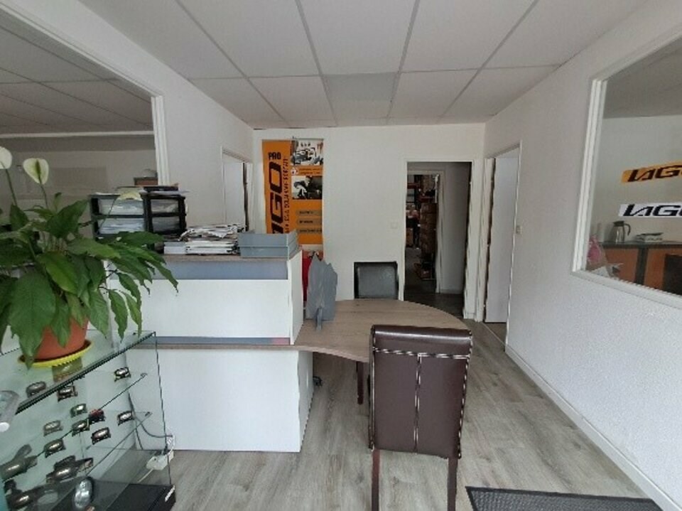 A louer - Au coeur de la ZI de Pringy, local d'activité de 233 m². 