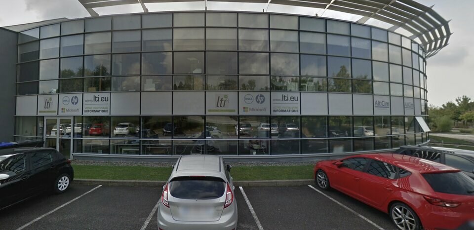 A louer - Monod Immo Pro vous propose une surface de bureaux avec stockage en rez-de-chaussée de 299 m² au cur du Parc de Glaisins. 