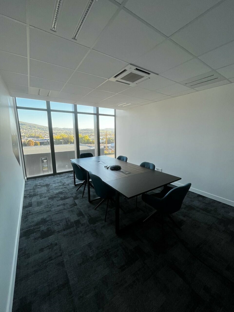 A louer - Monod Immo Pro vous propose une plateau de bureaux aménagés de 280 m² dans un immeuble récent sur la commune de Poisy. 