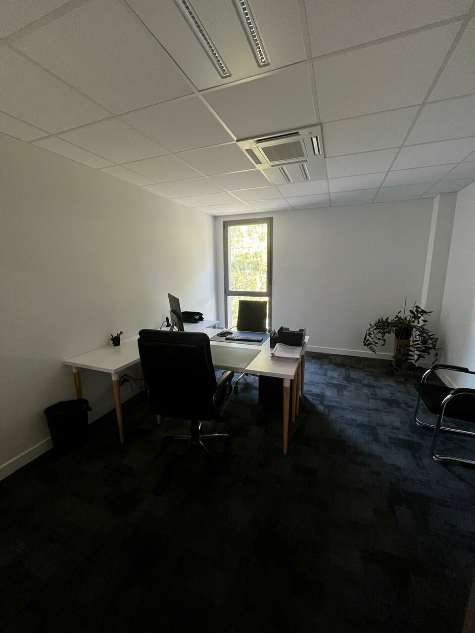 A louer - Monod Immo Pro vous propose une plateau de bureaux aménagés de 280 m² dans un immeuble récent sur la commune de Poisy. 