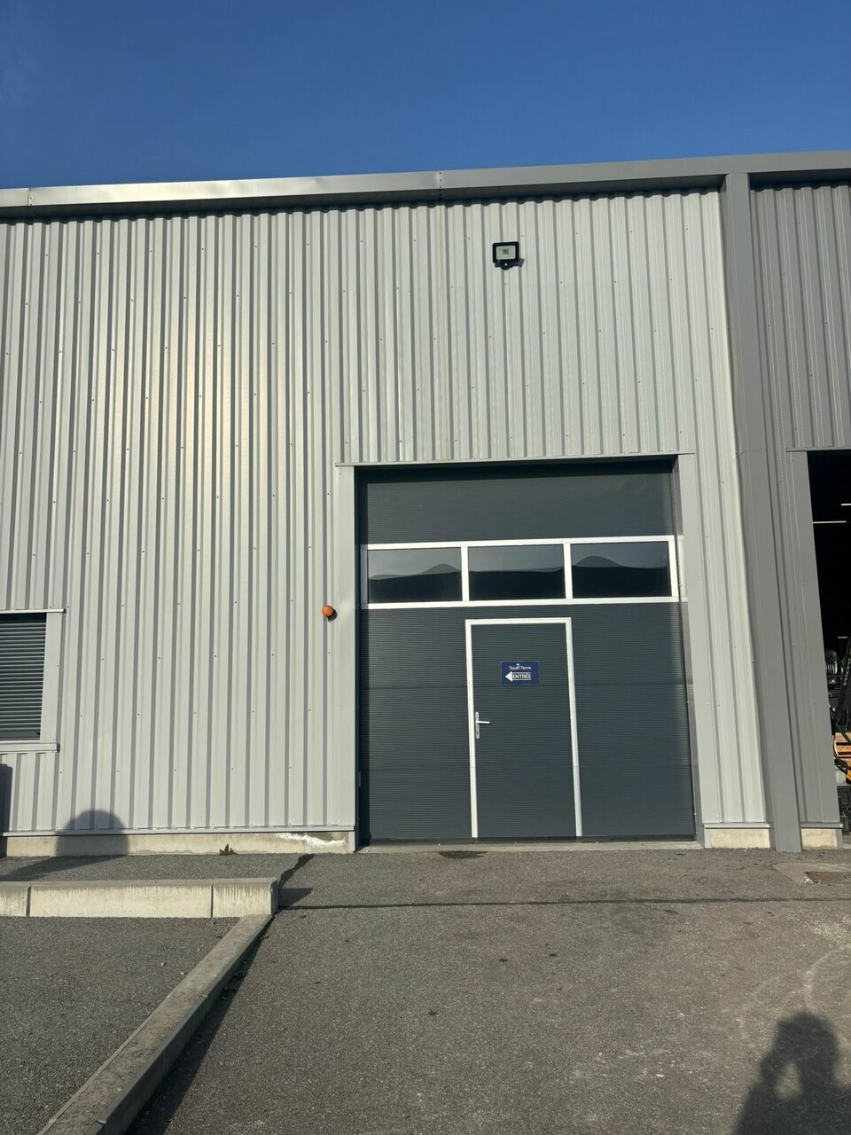 A vendre - Local d'activité de 204 m² récent à Rumilly