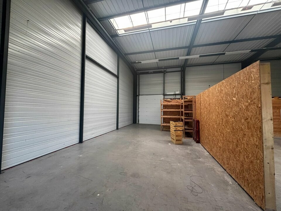 A louer - Local d'activité idéalement situé au cur de la ZA du Pré Vaurien à Pringy.