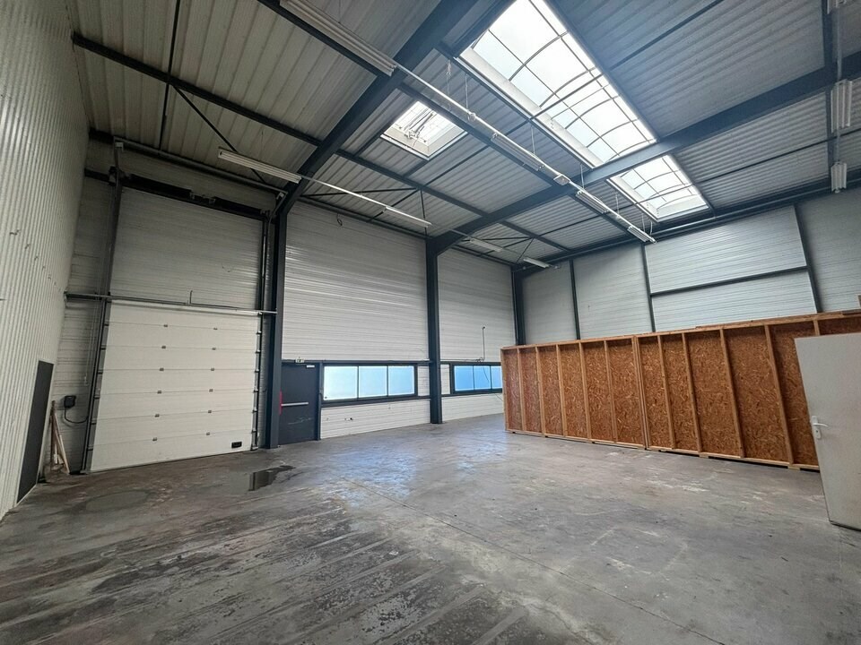 A louer - Local d'activité idéalement situé au cur de la ZA du Pré Vaurien à Pringy.