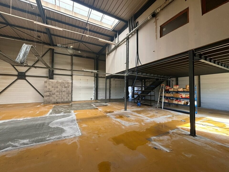 A louer - Local d'activité idéalement situé au cur de la ZA du Pré Vaurien à Pringy.