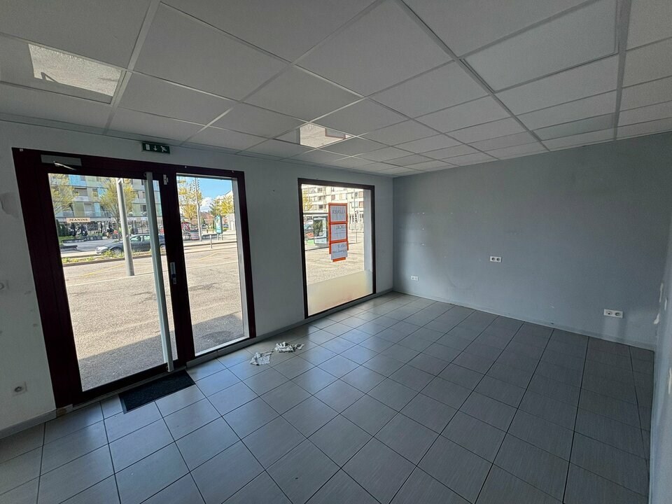 A vendre - Local commercial 34 m² axe passant, centre de Meythet