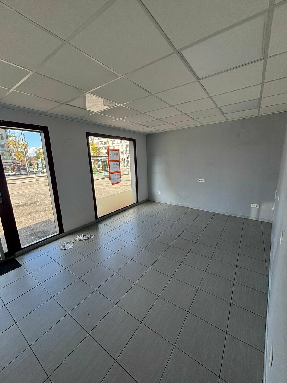 A vendre - Local commercial 34 m² axe passant, centre de Meythet