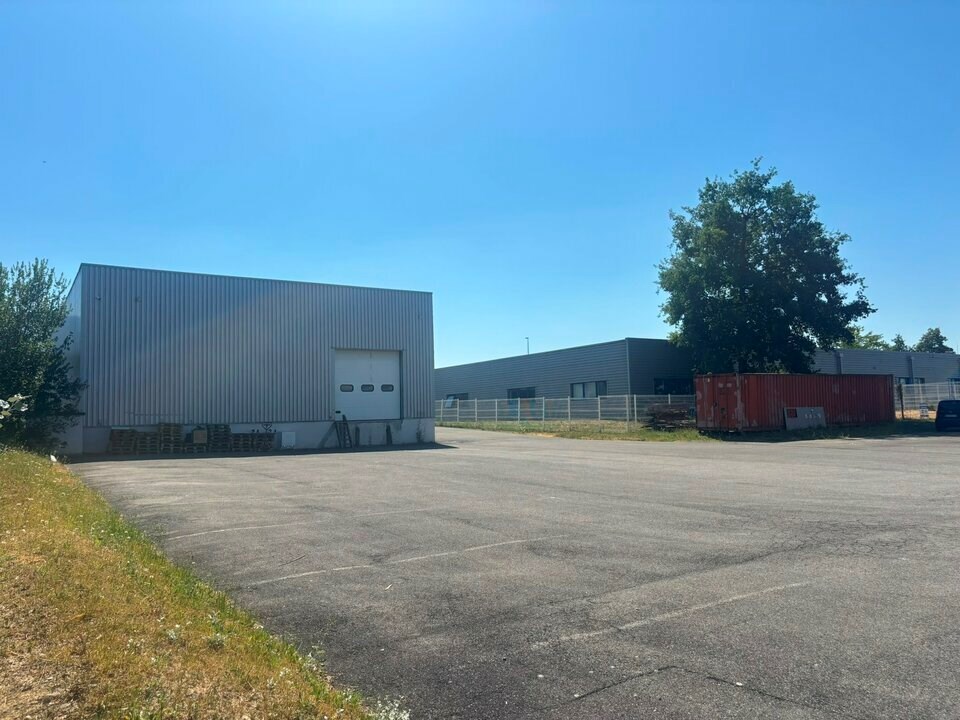 A louer - local d'activité indépendant sur un terrain de 3000 m²
