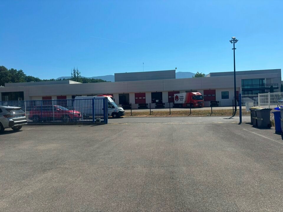 A louer - local d'activité indépendant sur un terrain de 3000 m²