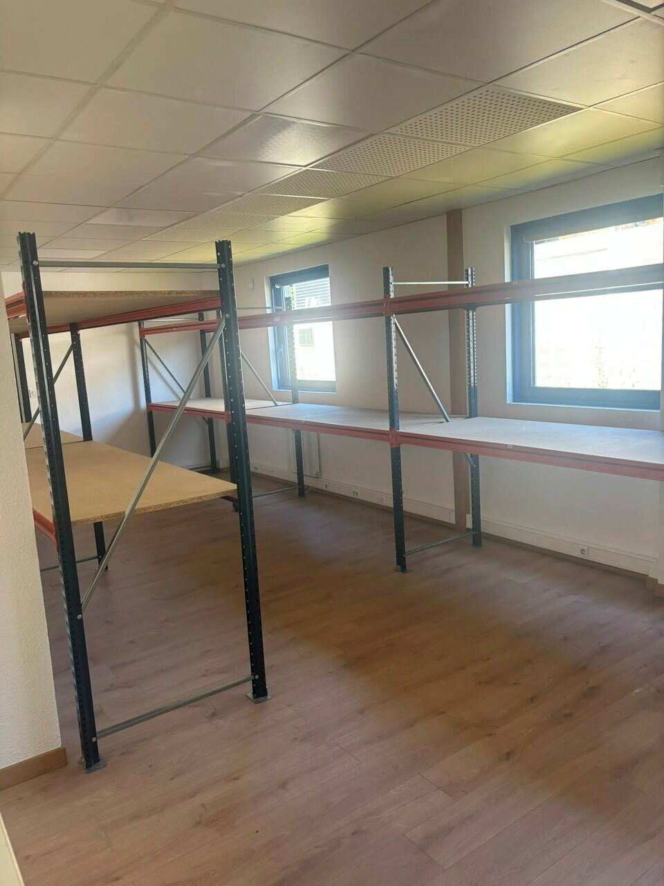 A louer - local d'activité indépendant sur un terrain de 3000 m²