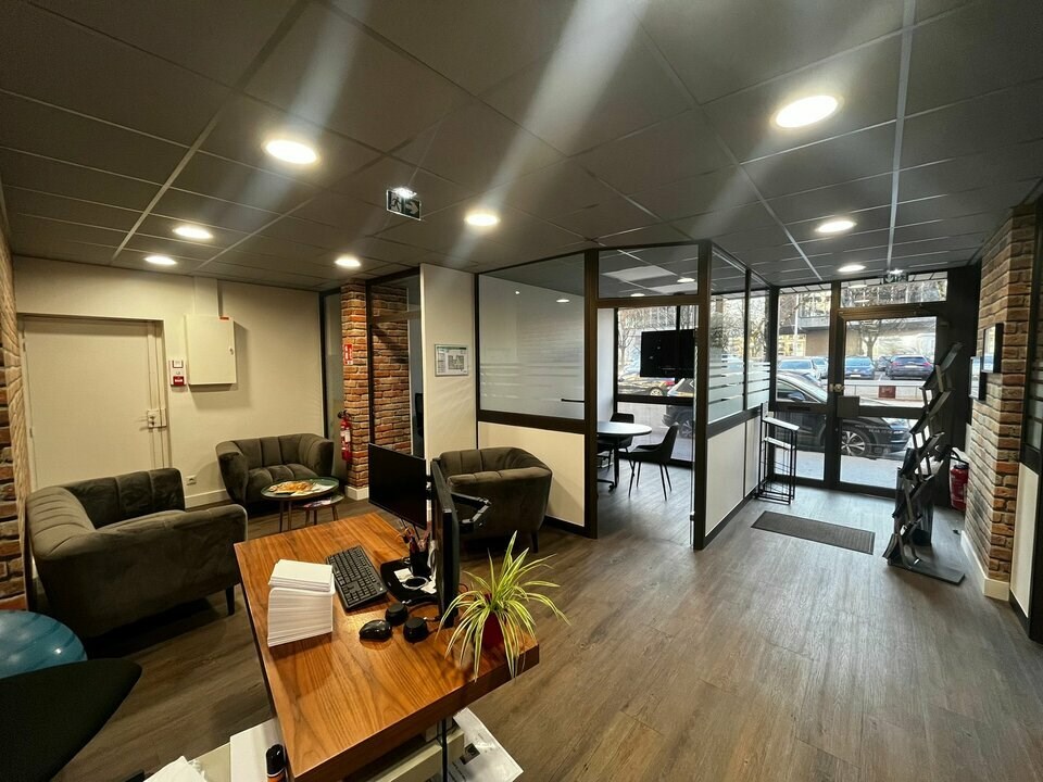 A Louer - Bureaux de 108 m² refait à neuf