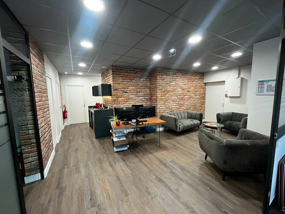 A Louer - Bureaux de 108 m² refait à neuf