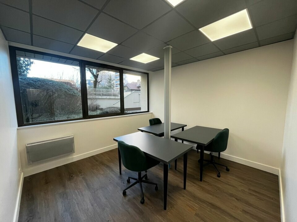 A Louer - Bureaux de 108 m² refait à neuf