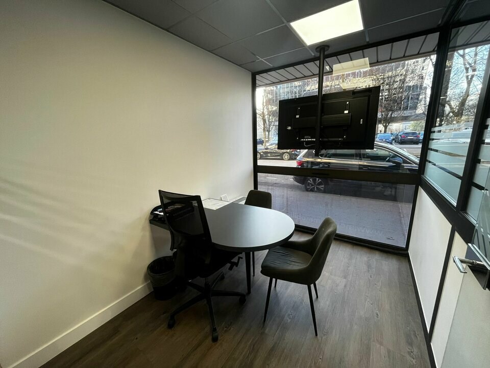 A Louer - Bureaux de 108 m² refait à neuf