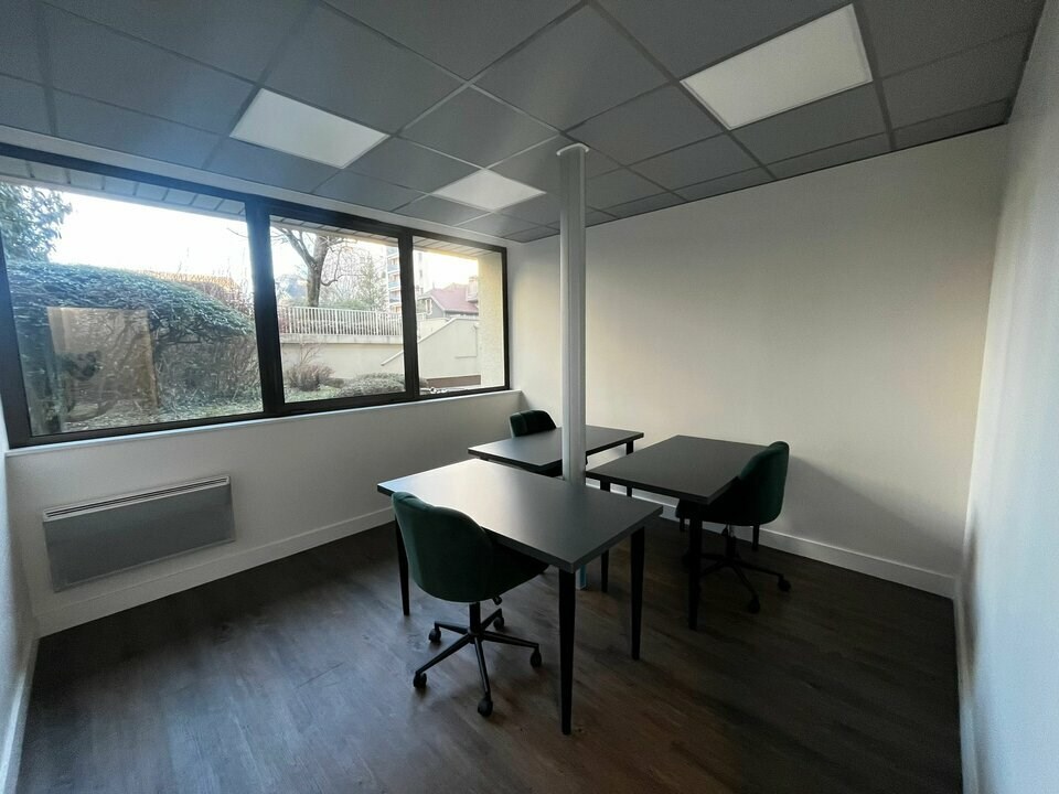 A Louer - Bureaux de 108 m² refait à neuf