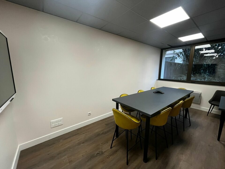 A Louer - Bureaux de 108 m² refait à neuf